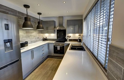 Canning Town House | Unwind @ Canning Town Serviced Accommodation
