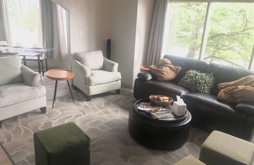 Villa Rica Villa | Unwind in a Expansive Treehouse Villa Retreat near Lake Tara in Fairfield Resort