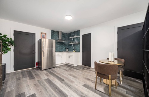 Peoplestown Apartment | Unwind in a Modern Suite in Summerhill/Peoplestown