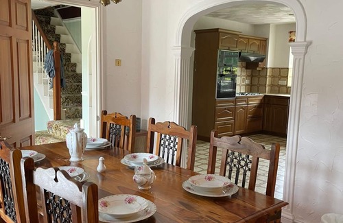 Castle Bromwich House | Unwind in comfort at cosy Caradus Free parking
