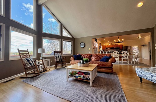Moneta House | Unwind & Reel 'em Inn -Lakefront House at Smith Mountain Lake, near VT & Liberty