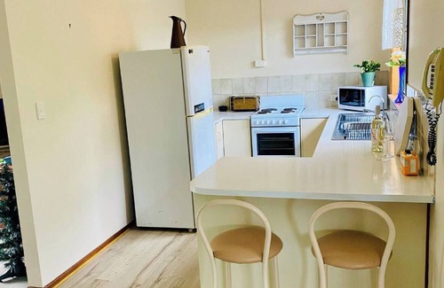 Port Willunga House | Unwind @ Retro-Vibe Pet Friendly