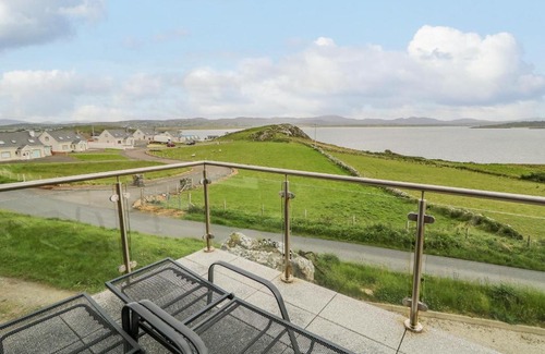 Downings House | Up The Hill