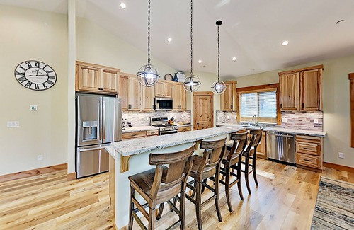 Tahoe Paradise House | Updated 2,500-square-foot Home with hot tub, fireplace & game lounge