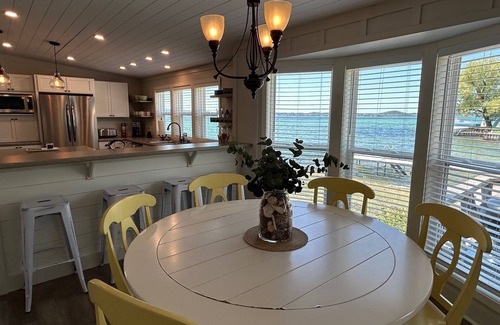 Onekama House | Updated 3 bedroom; 2 bath home on Portage Lake! Sleeps 10!