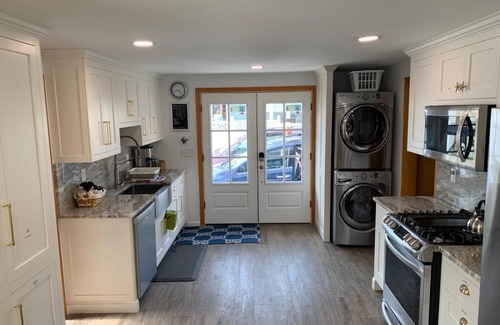 Old Lyme House | Updated 4BR Beach House