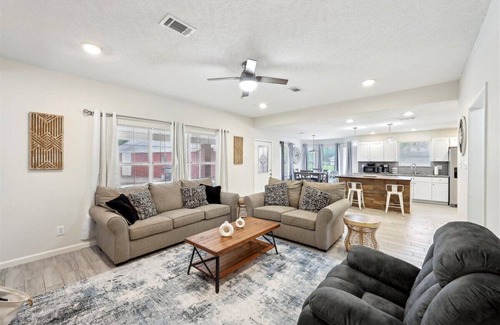 Lakeview Jefferson County House | Updated 5 bedroom home w/pool