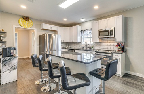 Texarkana House | Updated Home 2 Mi to Downtown Texarkana!