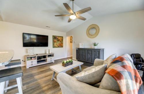 Hubert House | Updated Hubert Vacation Rental 5 Mi to Beaches!