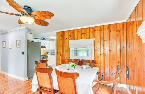 Lakeville Cottage | Updated Lakeville Cottage w/Access to Long Pond
