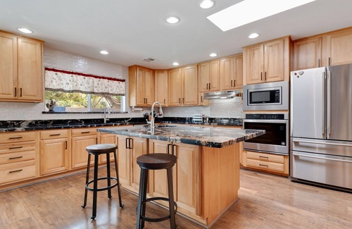 Devonshire Estates House | Updated Luxury - Pool - FAST WiFi - Cub Stadium/Old Town/Dining/Shopping