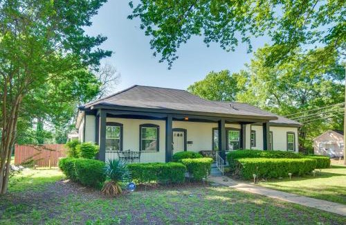 Greenwood Apartment | Updated North Greenwood Cottage Less Than 1 Mi to Dtwn!