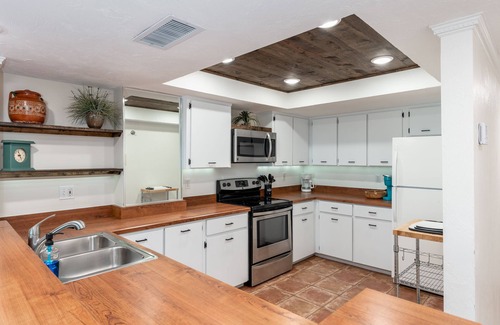 Ormond-by-the-Sea Condo | Updated oceanfront with beautiful beach views, large balcony, heated pool and garage