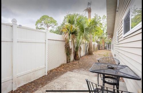 Meadowlawn Apartment | UPDATED Studio Apartment close Beaches and downtown