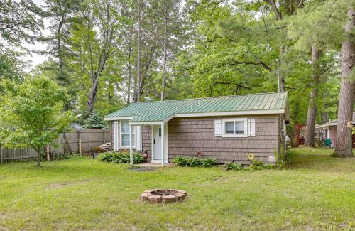 Wellston House | Updated Wellston Cabin, Walk to Lake Beach and Dock!