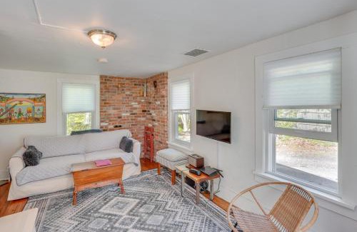 Bearsville House | UpdatedandPet-Friendly Cabin By Hikes and Woodstock!