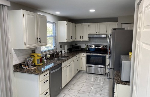 Colesville House | Upgraded, beautiful 4 BD Colonial in Silver Spring home