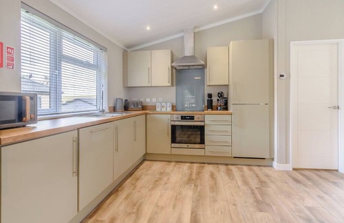 Raywell Ski Chalet | Upgraded for 2025 – Now with Air Hockey/Pool/Table Tennis Combo and Dartboard.