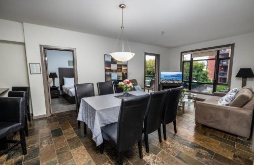 South Pandosy Apartment | Upgraded lakeside resort dream vacation home