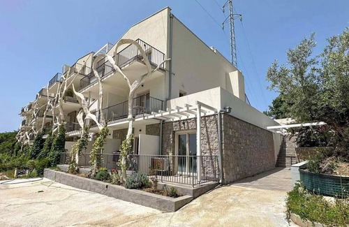 Centar House | Uphill 2 BDR Ap With Sea View