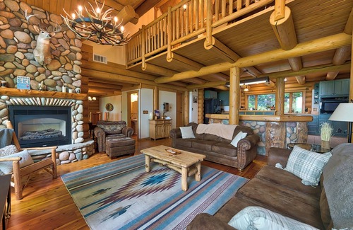Boyne City Cottage | UpNorth Chalet: Hot Tub, Game Room & Sauna