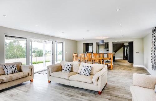 Meifod House | Upper Bryn Y Groes