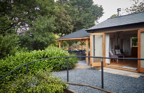 Cyfronydd House | Upper Gelli Luxury Holiday Lodge, Converted Dairy & Cosy Shepherds Huts
