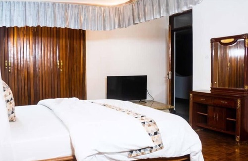 Mbezi Beach Bed & Breakfast | Upper Hill Place