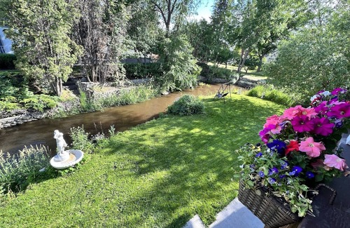 South Central House | Upper House 2 bedroom Kelowna's Little Island near downtown, hospital and lake