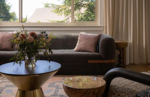 Upper Rockridge House | Upper Rockridge Luxury Mid-Century Escape