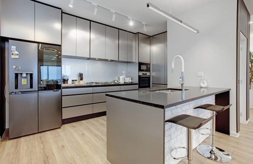 Orakei House | Upscale Abode with Lift, Sea and Skyline Views