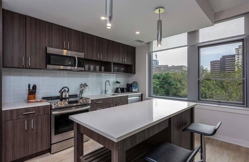 Crystal City Apartment | Upscale 2 BR Apartment | Near the Pentagon | Arlington | by GLS