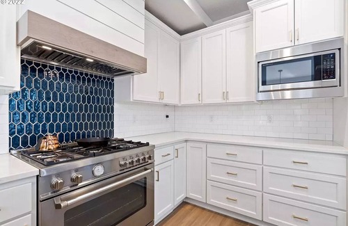Marylhurst House | Upscale and quiet new home in Lake Oswego with amazing Patio