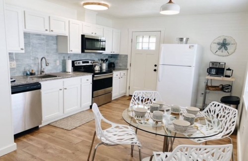 Kure Beach House | Upscale beach cottage near beach