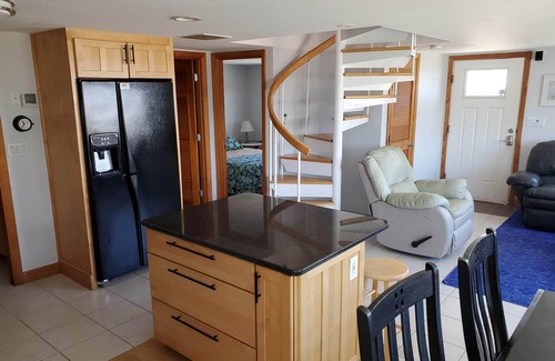 Newbury House | Upscale Cottage On The Atlantic Ocean, Feet in Sand