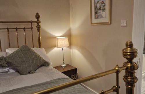 Earlsfield Bed & Breakfast | Upscale Double Room with private bathroom 300 yards from Earlsfied Station