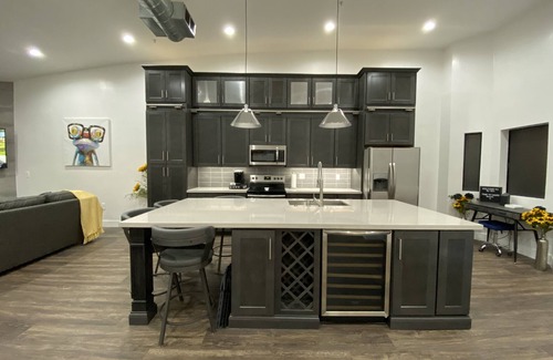 Camelback East Condo | Upscale Fully Renovated Biltmore Penthouse