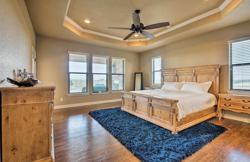 Sutherland Springs House | Upscale La Vernia House 30 Mi. to San Antonio