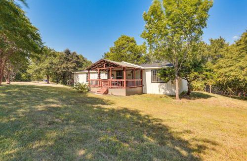 Pottsboro House | Upscale Lake Texoma Vacation Home 1 Mi to Marina!
