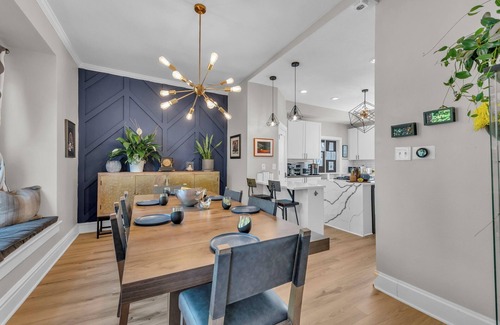 Independence House | Upscale Stay Near Truman, Stadiums, Historic Independence Square, & Downtown KC