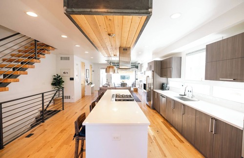 Sloan Lake House | Upscale Townhome in SloHi, Minutes From Downtown, 4BR, Kid Friendly