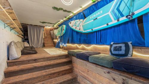 Yacht Harbor House | Upstay - Austin Getaway - Pool & Hot Tub & Games