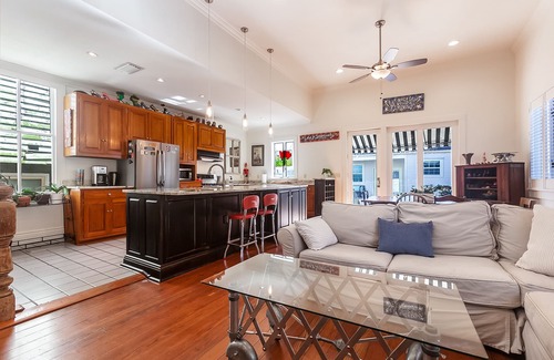 Audubon House | Uptown Gem -Steps to Audubon Park with Pool and Hot Tub