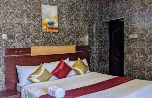 Uyo Hotel | Uranus House
