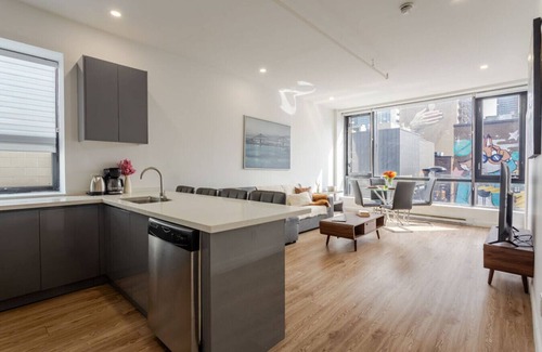 Downtown Montreal Apartment | Urban 1BDR Apartment on Bishop -MTL Live Spot