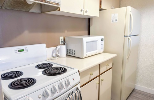 Crescent Heights Condo | Urban 1BR Condo, Skyline Views, Near Bow River