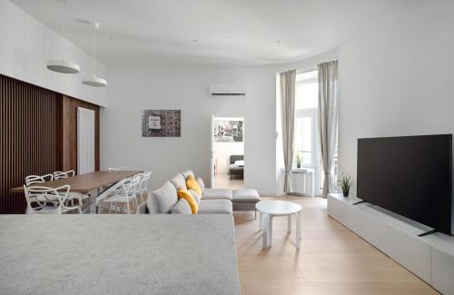 Srodmiescie Apartment | Urban Chic - City Center - Huge and Comfortable -Narutowicza