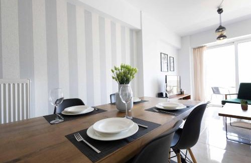 Keratsini-Drapetsona Apartment | Urban Comfort near Piraeus Port D3