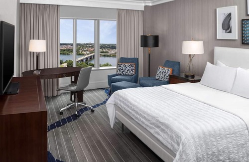 North Rosslyn Hotel | Urban Escape | D.C. Gateway. Gourmet Dining