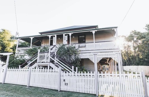 Eastern Heights House | Urban Getaway Colonial 4 bed 2 bath Ipswich beauty